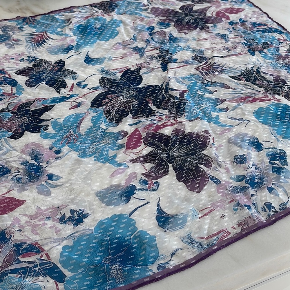 Silk gorgeous brand new scarf with purple trim. Blue/grey/grey. Statement piece
